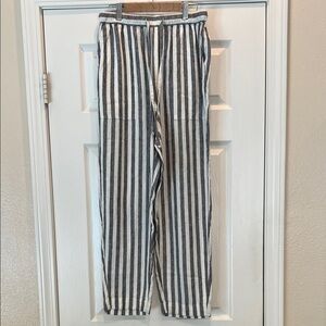 Universal Thread Gray and White Joggers with Elastic Waistband